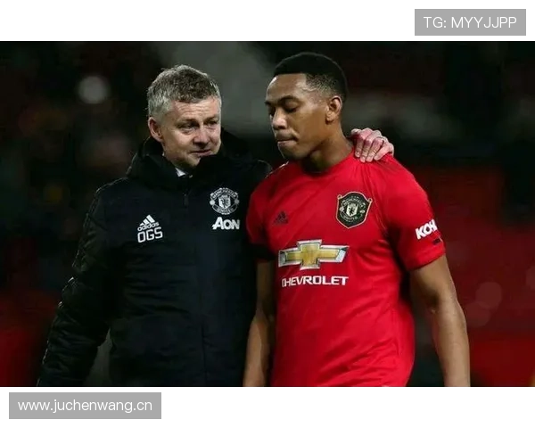 愤怒费尔南德斯模仿穆里尼奥染红事件